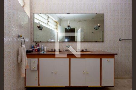 Casa para alugar com 384m², 3 quartos e 2 vagasBanheiro da Suíte