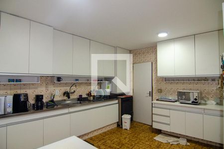 Apartamento à venda com 328m², 4 quartos e 2 vagasCozinha