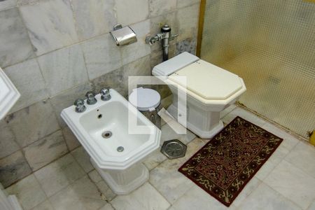 Apartamento à venda com 328m², 4 quartos e 2 vagasBanheiro do Quarto 3