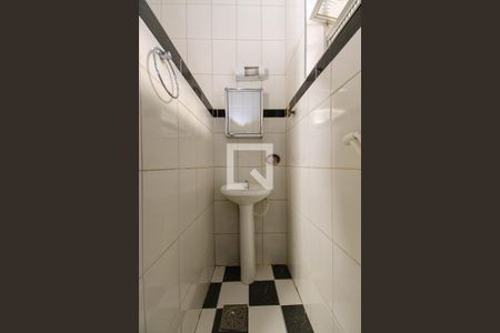 Casa de condomínio para alugar com 100m², 3 quartos e sem vaga Casa de condomínio para alugar com 100m², 3 quartos e sem vagaBanheiro