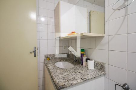 Banheiro  de apartamento para alugar com 3 quartos, 52m² em Vila Moreira, São Paulo