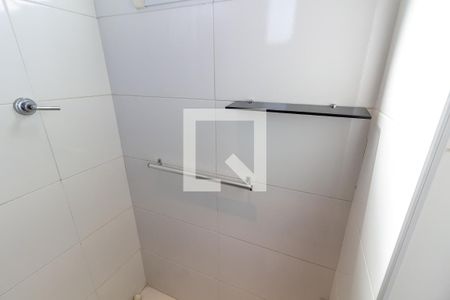 Detalhe do banheiro da suíte 1 de apartamento para alugar com 2 quartos, 105m² em Boqueirão, Praia Grande