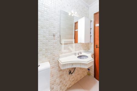 Casa à venda com 225m², 4 quartos e 3 vagasBanheiro 1