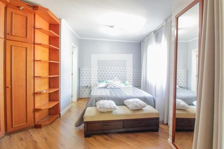 Casa à venda com 225m², 4 quartos e 3 vagasSuíte