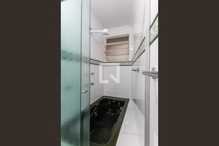 Casa à venda com 225m², 4 quartos e 3 vagasBanheiro da Suíte