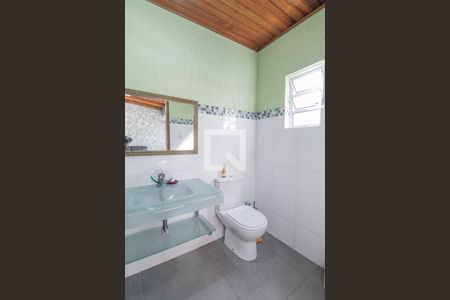 Casa à venda com 225m², 4 quartos e 3 vagasBanheiro 2