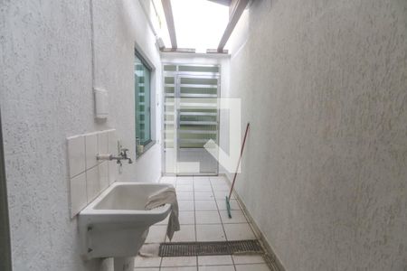 Casa à venda com 140m², 3 quartos e 2 vagas Casa à venda com 140m², 3 quartos e 2 vagasÁrea de serviço