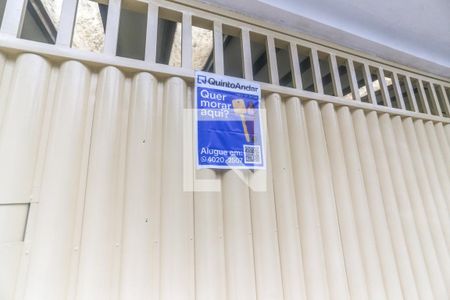 Casa à venda com 140m², 3 quartos e 2 vagas Casa à venda com 140m², 3 quartos e 2 vagasFachada