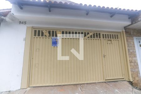 Casa à venda com 140m², 3 quartos e 2 vagas Casa à venda com 140m², 3 quartos e 2 vagasFachada