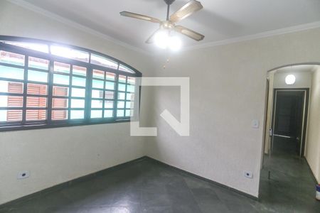 Casa à venda com 140m², 3 quartos e 2 vagas Casa à venda com 140m², 3 quartos e 2 vagasHall quartos