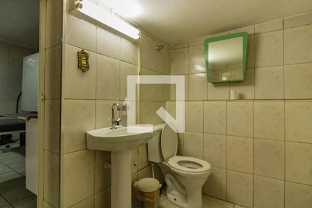 Casa à venda com 288m², 2 quartos e 5 vagas Casa à venda com 288m², 2 quartos e 5 vagasLavabo Garagem