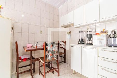 Casa à venda com 288m², 2 quartos e 5 vagas Casa à venda com 288m², 2 quartos e 5 vagasCozinha