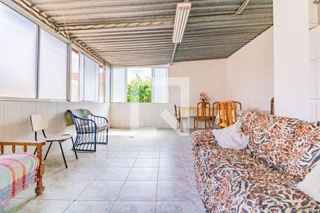 Casa à venda com 288m², 2 quartos e 5 vagas Casa à venda com 288m², 2 quartos e 5 vagasSalão