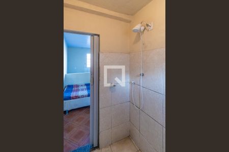 Banheiro de casa para alugar com 1 quarto, 30m² em Vila Buenos Aires, São Paulo