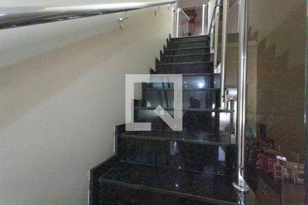 Casa à venda com 225m², 3 quartos e 1 vagaEscada 2 