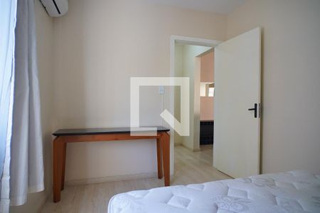 Quarto de apartamento para alugar com 1 quarto, 70m² em Rubem Berta, Porto Alegre