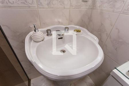 Apartamento à venda com 258m², 4 quartos e 2 vagas Apartamento à venda com 258m², 4 quartos e 2 vagasPia do Banheiro Social 1