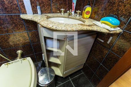 Apartamento à venda com 258m², 4 quartos e 2 vagas Apartamento à venda com 258m², 4 quartos e 2 vagasArmário do Banheiro da Suíte