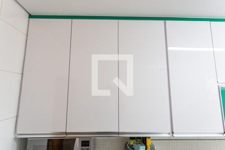 Apartamento à venda com 258m², 4 quartos e 2 vagas Apartamento à venda com 258m², 4 quartos e 2 vagasArmário da Cozinha 1