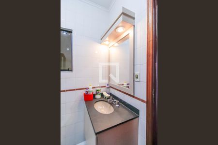 Banheiro da Suíte 1 de casa para alugar com 2 quartos, 100m² em Jardim Avelino, São Paulo