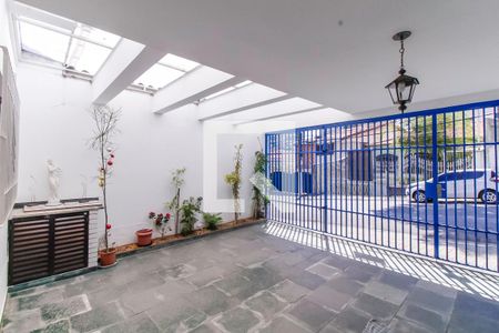 Garagem de casa para alugar com 2 quartos, 100m² em Jardim Avelino, São Paulo