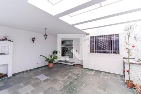 Garagem de casa para alugar com 2 quartos, 100m² em Jardim Avelino, São Paulo