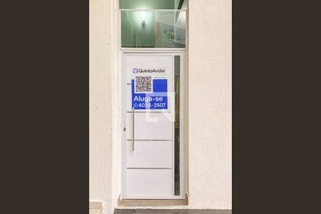 Studio para alugar com 28m², 1 quarto e sem vaga Studio para alugar com 28m², 1 quarto e sem vagaPlaca instalada na Fachada