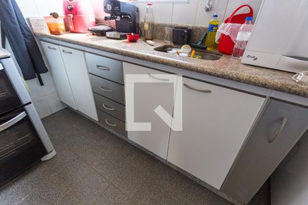 Apartamento à venda com 120m², 3 quartos e 2 vagas Apartamento à venda com 120m², 3 quartos e 2 vagasArmário da Cozinha