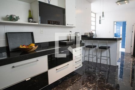 Apartamento à venda com 208m², 4 quartos e 1 vaga