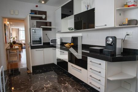 Apartamento à venda com 208m², 4 quartos e 1 vaga Apartamento à venda com 208m², 4 quartos e 1 vagaCozinha