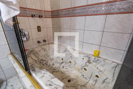 Casa à venda com 300m², 3 quartos e 5 vagasBanheira - Suíte 1