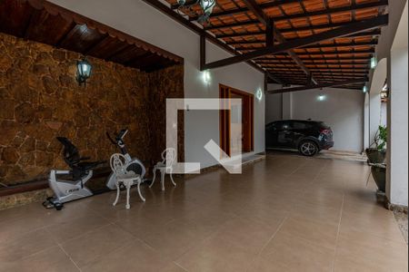 Casa de condomínio à venda com 650m², 5 quartos e 4 vagasVaranda