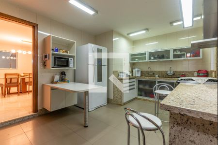 Casa de condomínio à venda com 650m², 5 quartos e 4 vagasCozinha