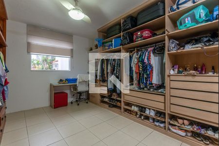 Casa de condomínio à venda com 650m², 5 quartos e 4 vagasCloset da suíte 4