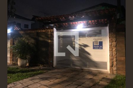 Casa de condomínio à venda com 650m², 5 quartos e 4 vagasFachada