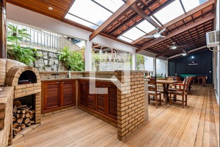 Casa de condomínio à venda com 650m², 5 quartos e 4 vagasVaranda gourmet