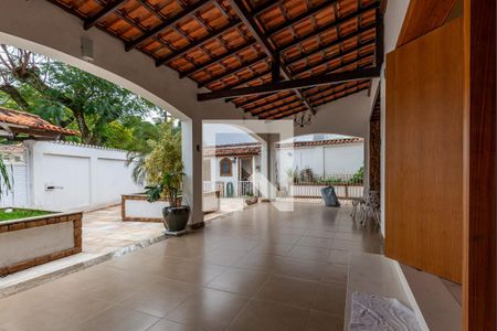 Casa de condomínio à venda com 650m², 5 quartos e 4 vagasVaranda