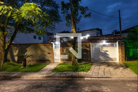 Casa de condomínio à venda com 650m², 5 quartos e 4 vagasFachada