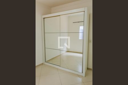 Quarto 2 de apartamento para alugar com 2 quartos, 80m² em Jardim Central, Cotia