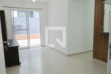 Sala de apartamento para alugar com 2 quartos, 80m² em Jardim Central, Cotia