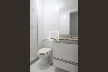 Apartamento para alugar com 73m², 2 quartos e 1 vaga Apartamento para alugar com 73m², 2 quartos e 1 vagaBanheiro social