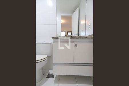 Apartamento para alugar com 73m², 2 quartos e 1 vaga Apartamento para alugar com 73m², 2 quartos e 1 vagaBanheiro da suíte