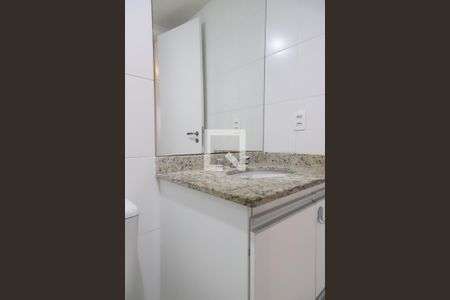 Apartamento para alugar com 73m², 2 quartos e 1 vaga Apartamento para alugar com 73m², 2 quartos e 1 vagaBanheiro da suíte