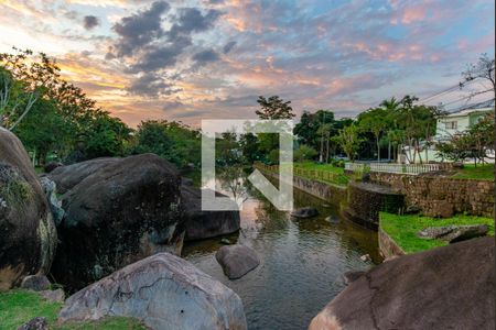 Casa de condomínio à venda com 269m², 4 quartos e 2 vagascampo de futebol