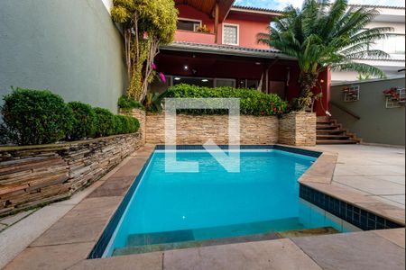 Casa de condomínio à venda com 269m², 4 quartos e 2 vagasPiscina