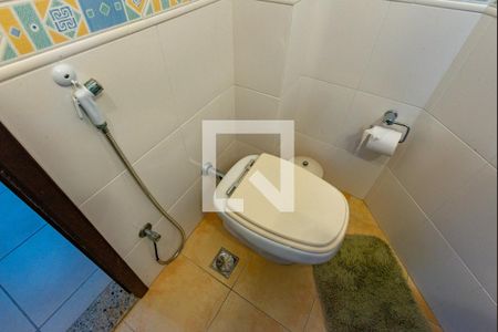 Casa de condomínio à venda com 269m², 4 quartos e 2 vagasbanheiro social 2