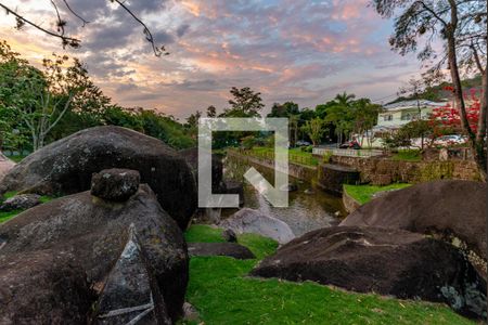 Casa de condomínio à venda com 269m², 4 quartos e 2 vagascampo de futebol