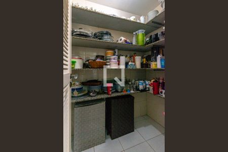 Casa de condomínio à venda com 269m², 4 quartos e 2 vagasDespensa