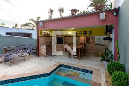 Casa de condomínio à venda com 269m², 4 quartos e 2 vagasPiscina