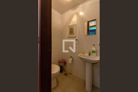 Casa de condomínio à venda com 269m², 4 quartos e 2 vagasbanheiro social 2